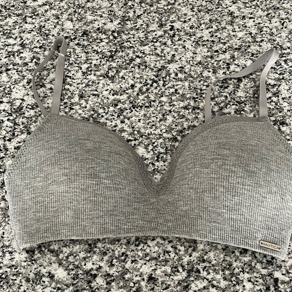 NEVER WORN: Nautica WIRE-FREE bra with adjustable straps